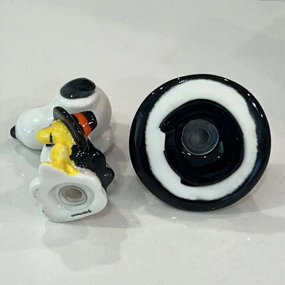 Cute.🎃 Pilgrim Snoopy Salt & Pepper